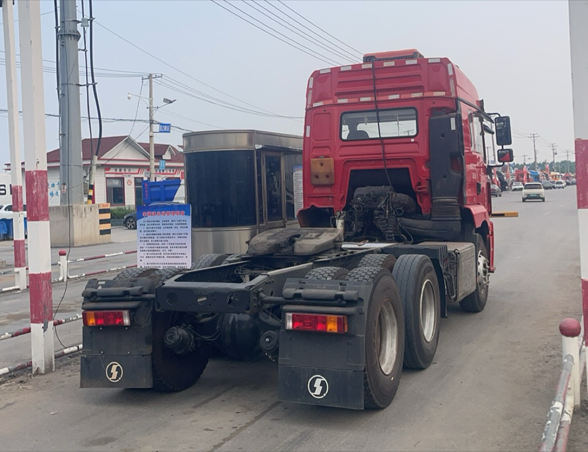 陕汽 德龙M3000S 460马力 6×4 牵引车 2