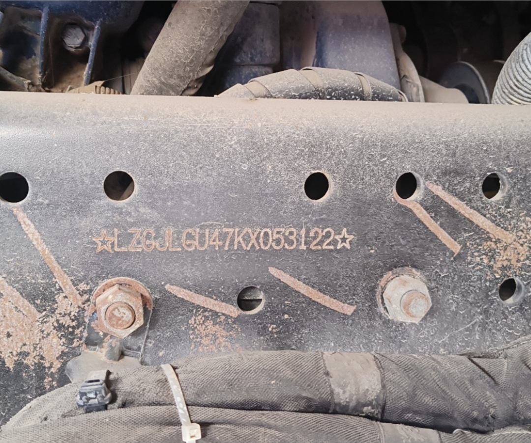 陕汽 德龙新M3000 400马力 6×4 牵引车 3