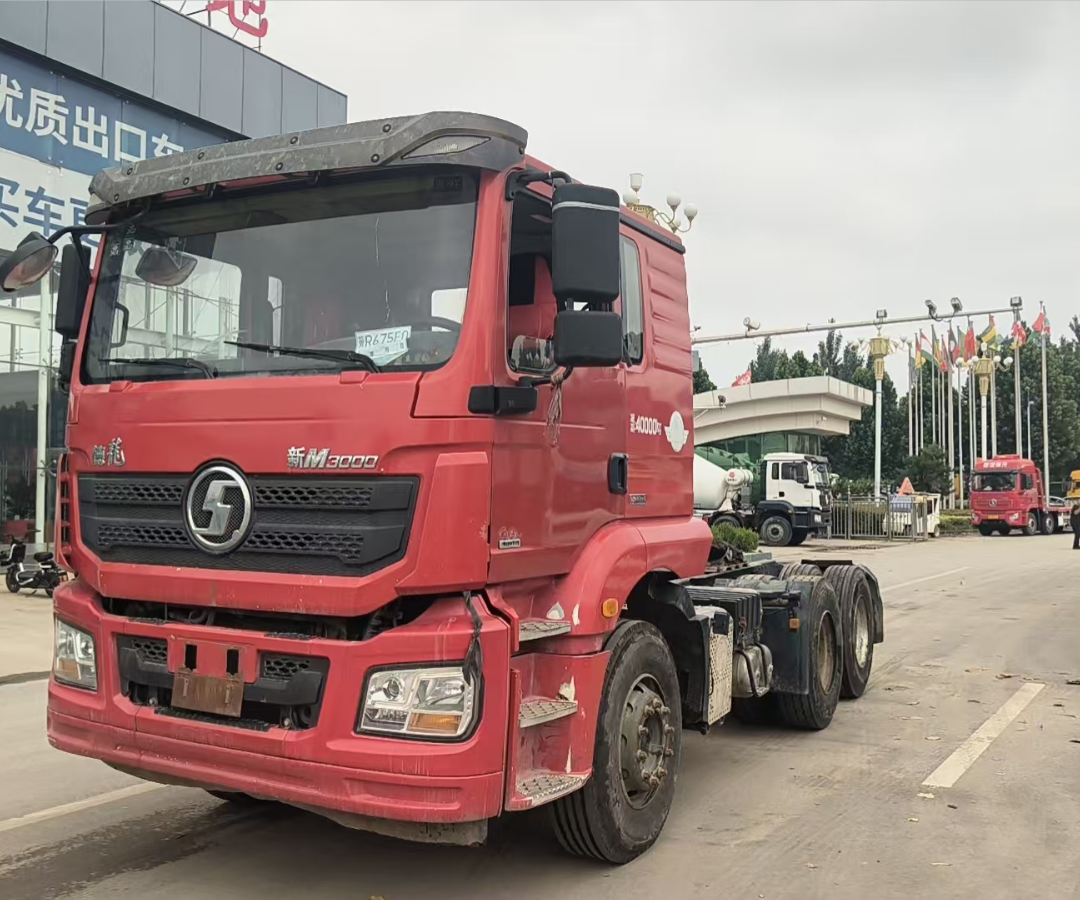 陕汽 德龙新M3000 430马力 6×4 牵引车