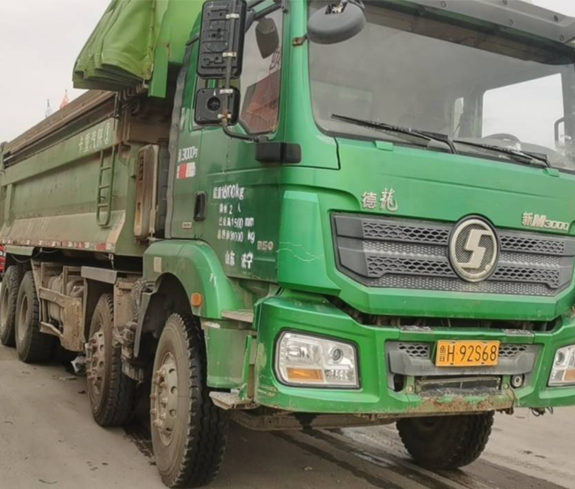 陕汽 德龙新M3000 350马力 8×4 自卸车