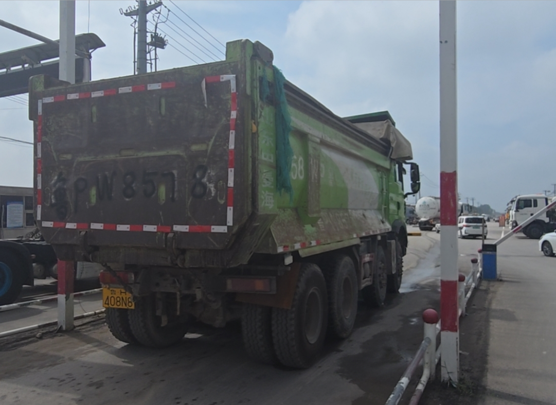 重汽豪沃 HOWO TX 440马力 8×4 自卸车 2