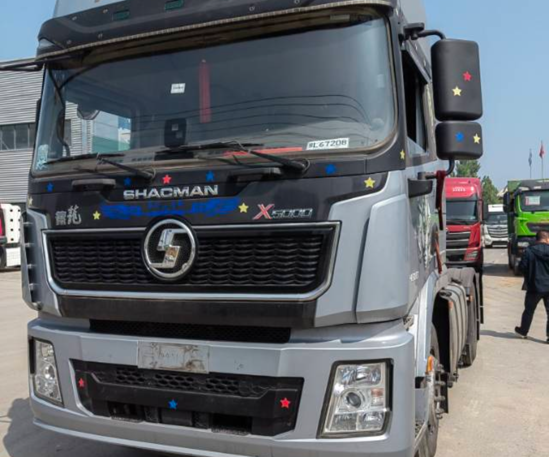 陕汽 德龙X5000 480马力 6×4 牵引车