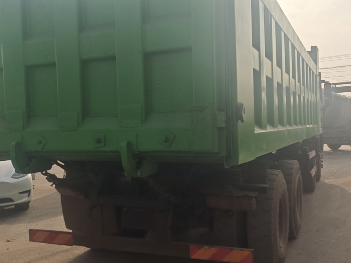 陕汽 德龙X3000 430马力 8×4 自卸车 2
