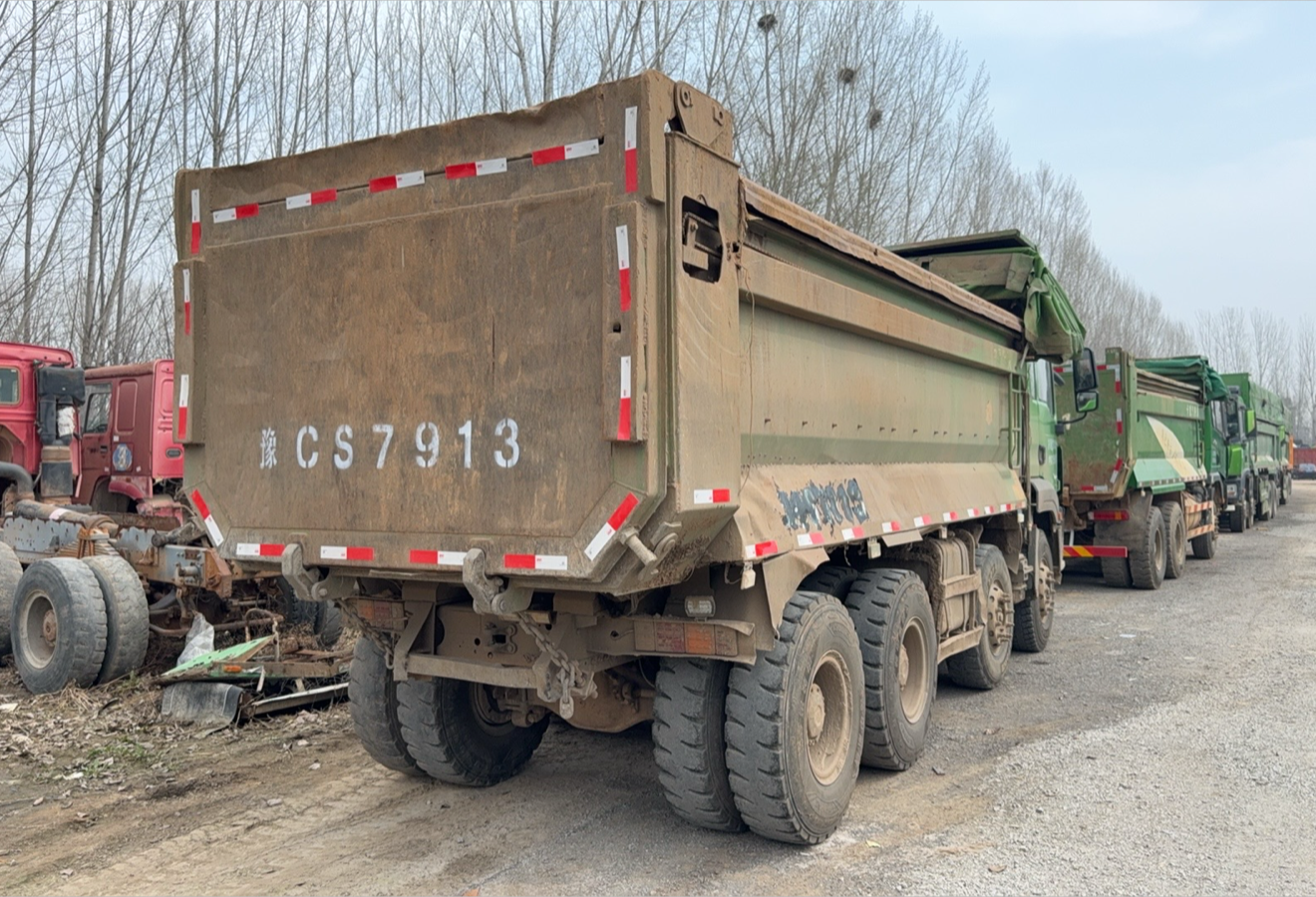 陕汽 德龙M3000S 400马力 8×4 自卸车 2
