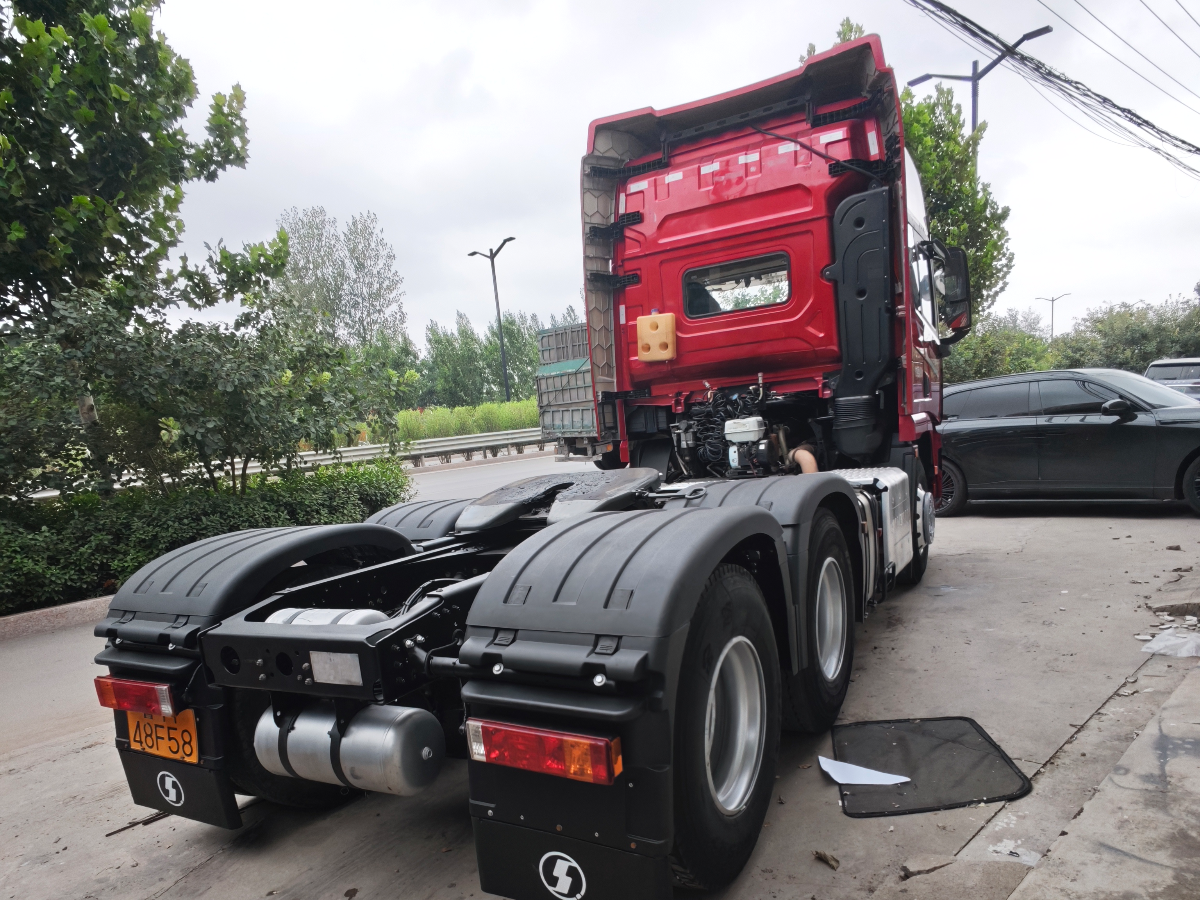 陕汽 德龙X5000 610马力 6×4 牵引车 2