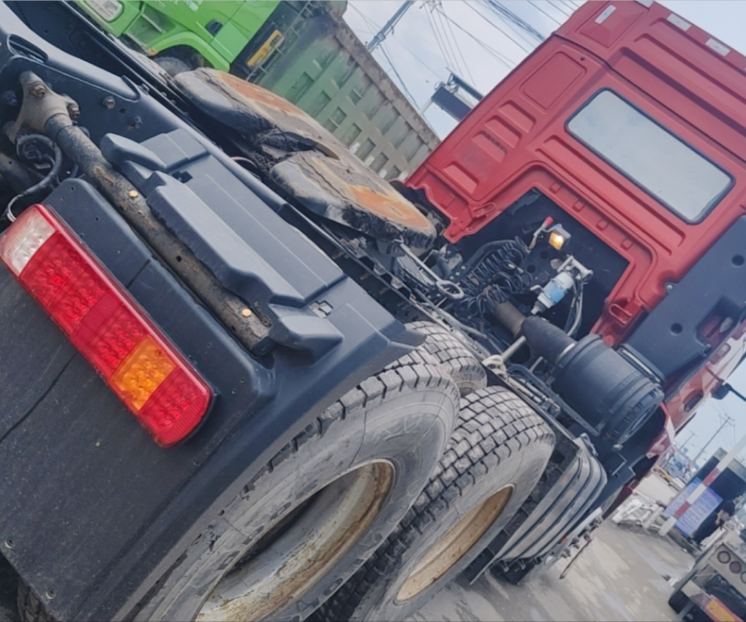 陕汽 德龙新M3000 430马力 6×4 牵引车 3