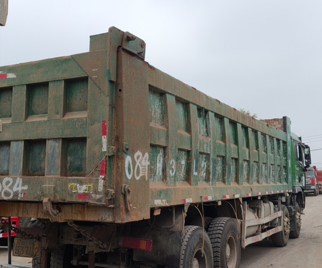 陕汽 德龙X3000 430马力 8×4 自卸车 2