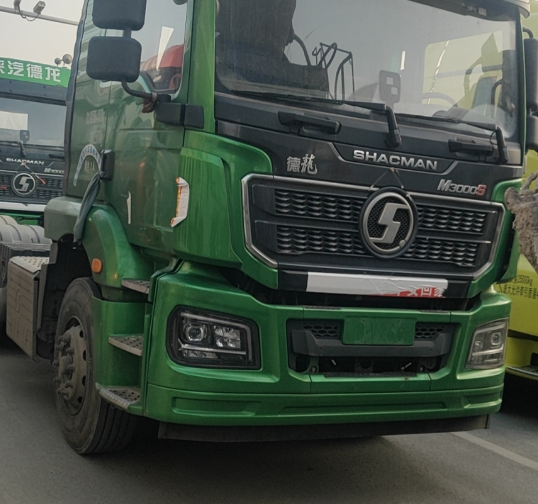 陕汽 德龙M3000S 460马力 6×4 牵引车