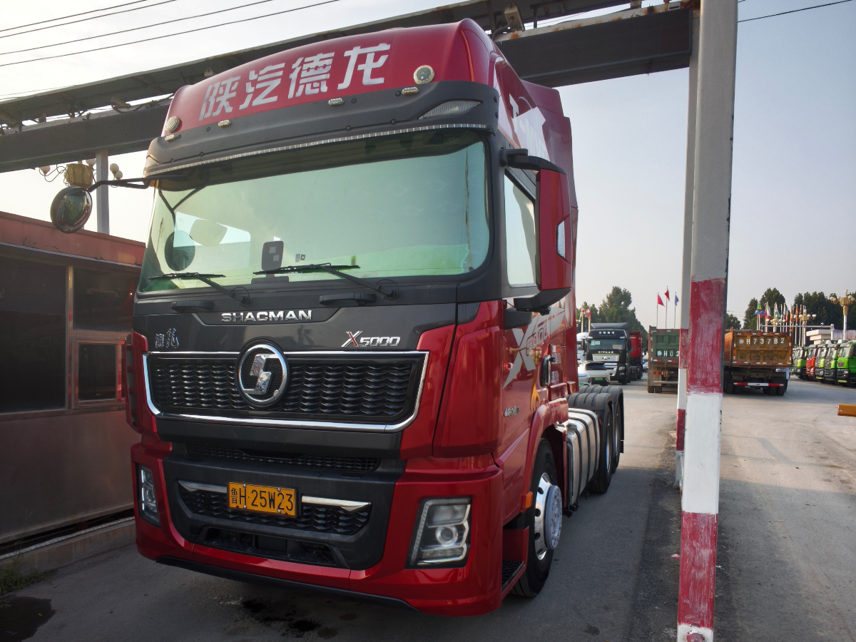 陕汽 德龙X5000 480马力 6×4 牵引车