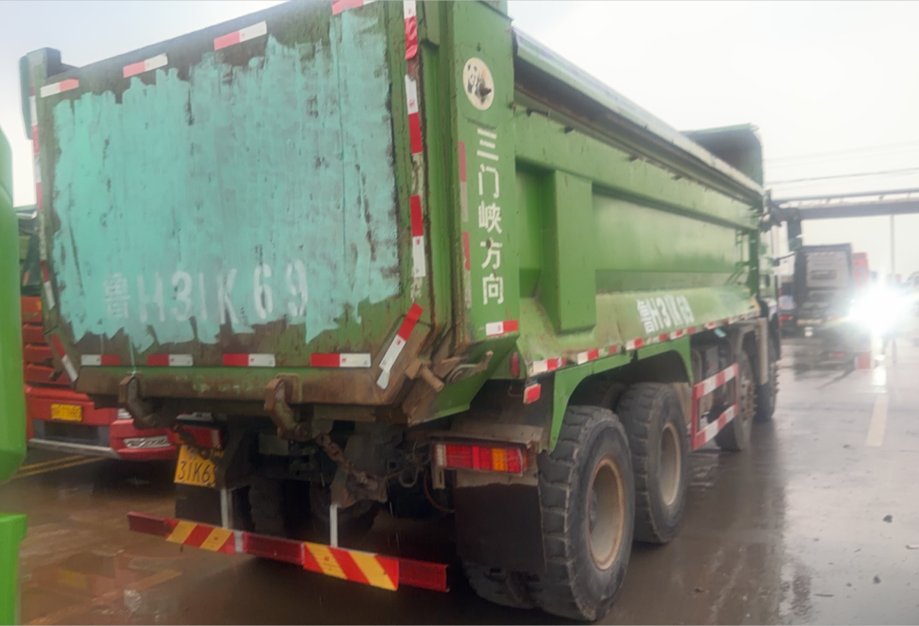 陕汽 德龙M3000S 430马力 8×4 自卸车 2
