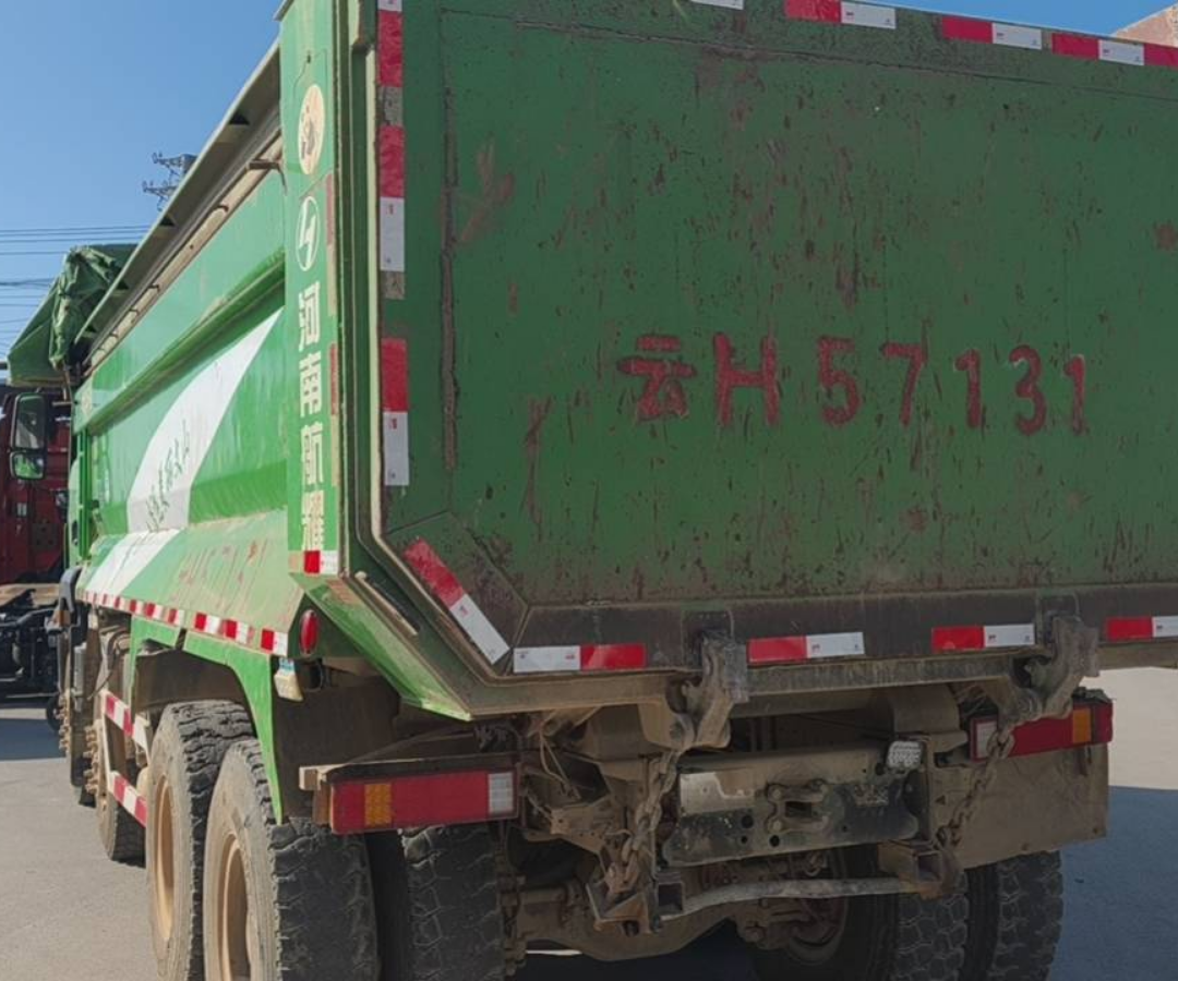 陕汽 德龙M3000S 400马力 8×4 自卸车 2
