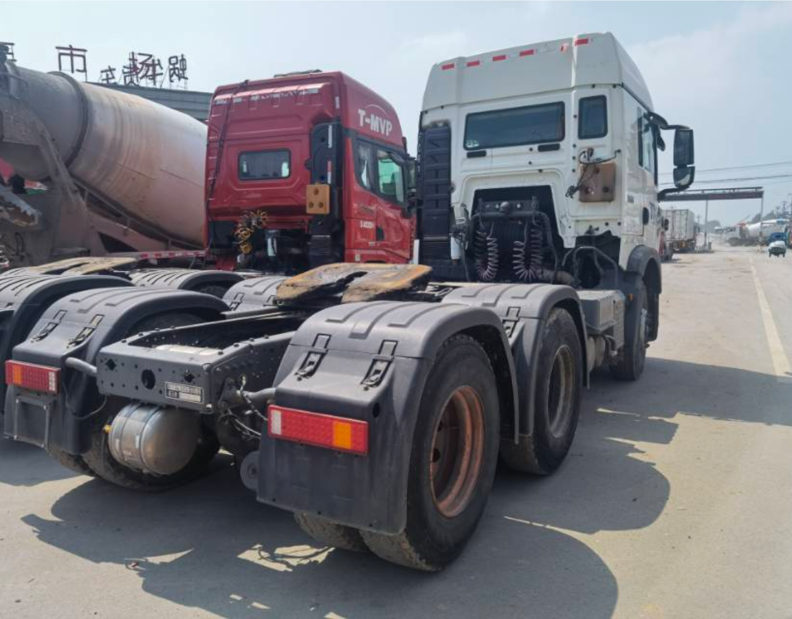 重汽豪沃 HOWO TX 460马力 6×4 牵引车 2