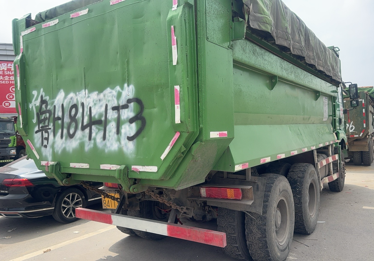 陕汽 德龙M3000 350马力 6×4 自卸车 2