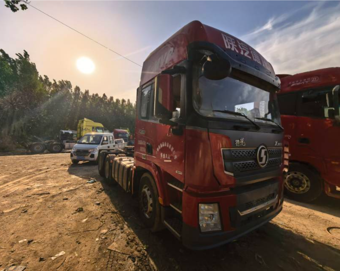 陕汽 德龙X3000 460马力 6×4 牵引车
