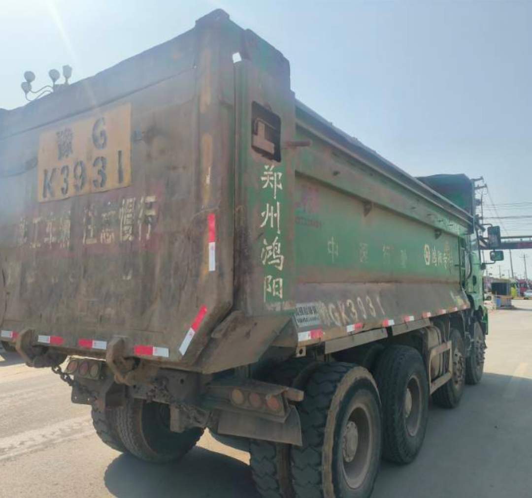 陕汽 德龙新M3000 375马力 8×4 自卸车 2