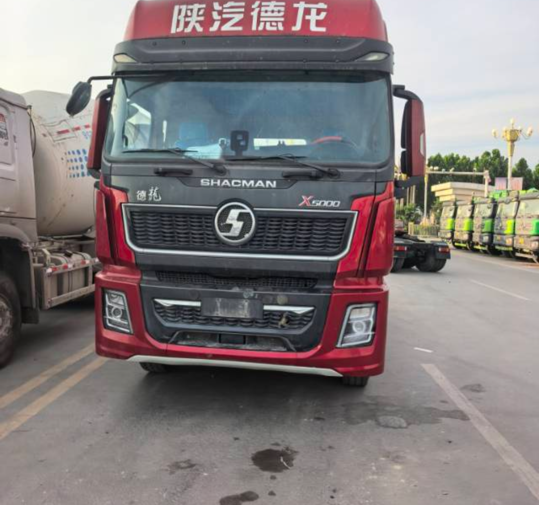 陕汽 德龙X5000 480马力 6×4 牵引车