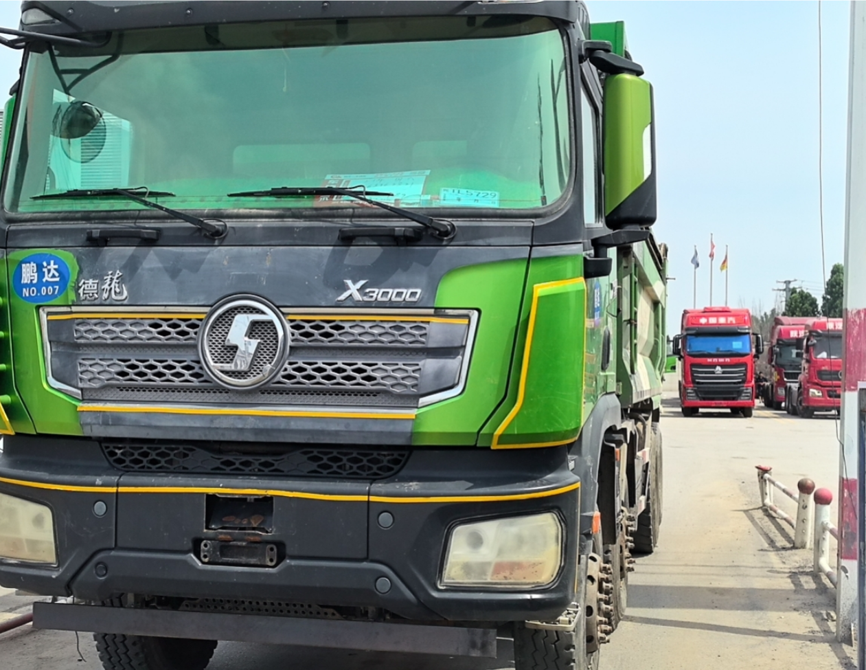 陕汽 德龙X3000 460马力 6×4 自卸车
