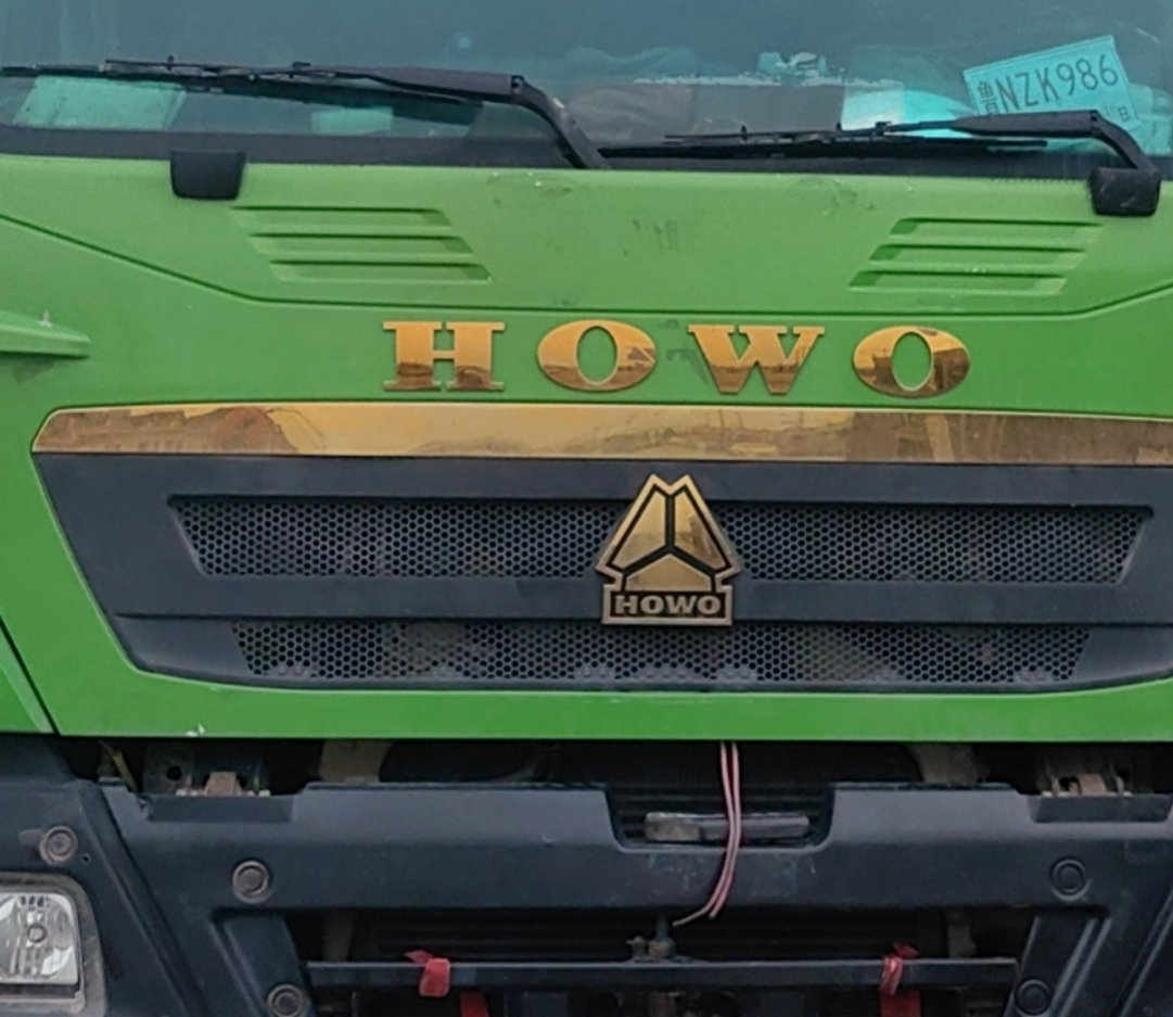 重汽豪沃 HOWO 440马力 8×4 自卸车 2