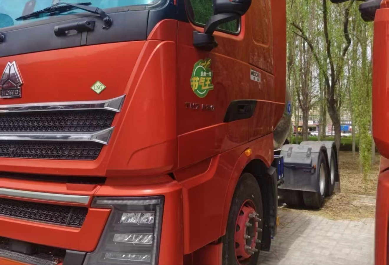 重汽豪沃 其他车系 580马力 6×4 牵引车 2