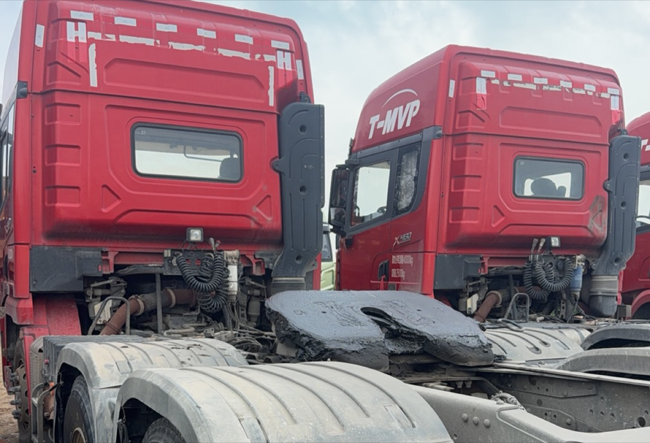 陕汽 德龙X3000 460马力 6×4 牵引车 2