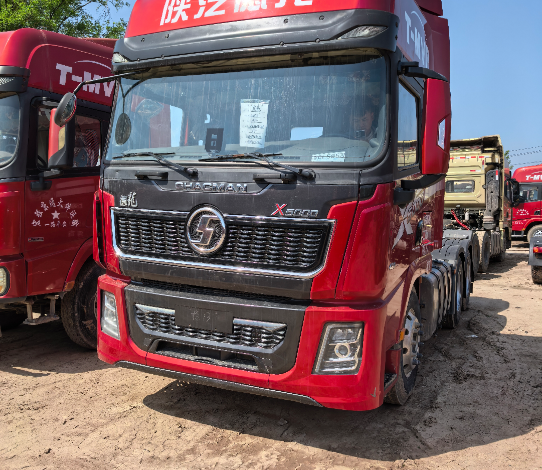 陕汽 德龙X5000 480马力 6×4 牵引车