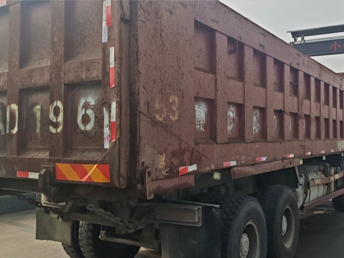 陕汽 德龙X3000 430马力 8×4 自卸车 2