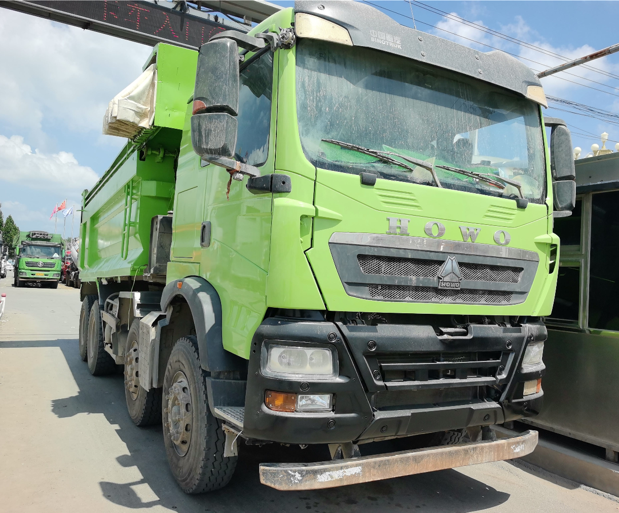 重汽豪沃 HOWO TX 400马力 8×4 自卸车 2