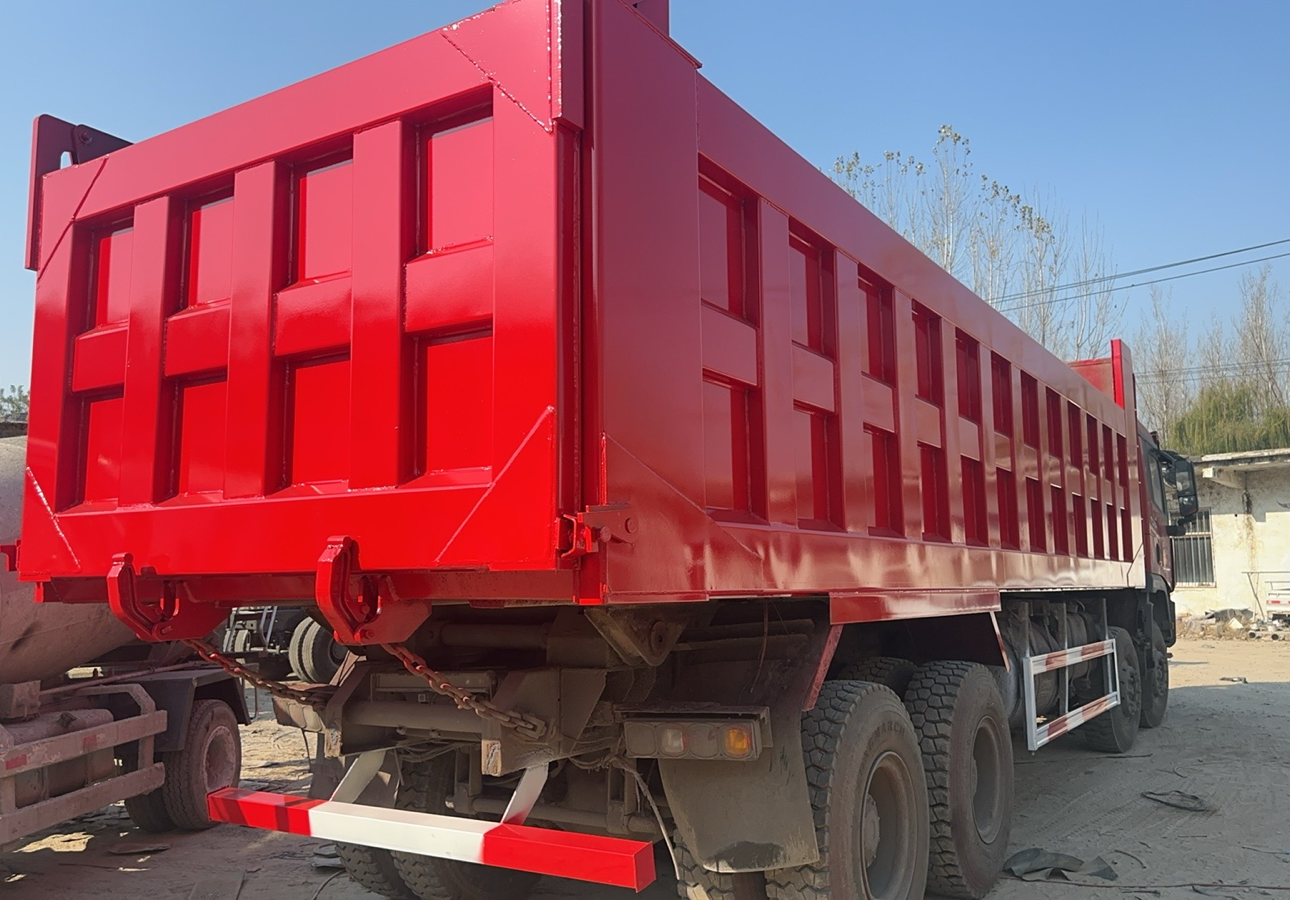 陕汽 德龙X3000 500马力 8×4 自卸车 2