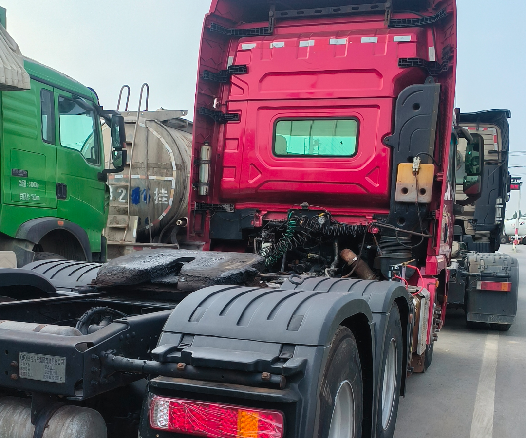 陕汽 德龙X5000 480马力 6×4 牵引车 2