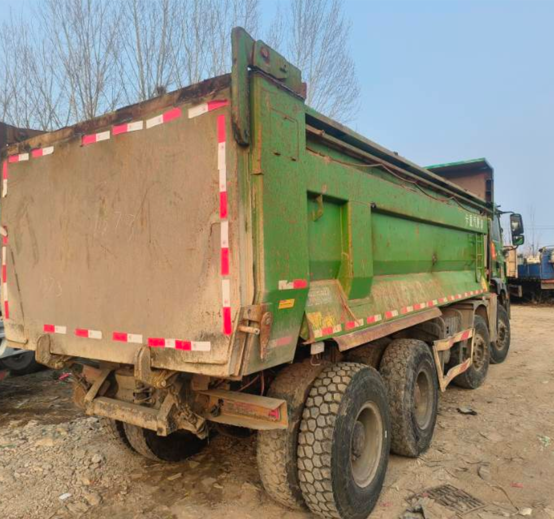陕汽 德龙M3000S 400马力 8×4 自卸车 2