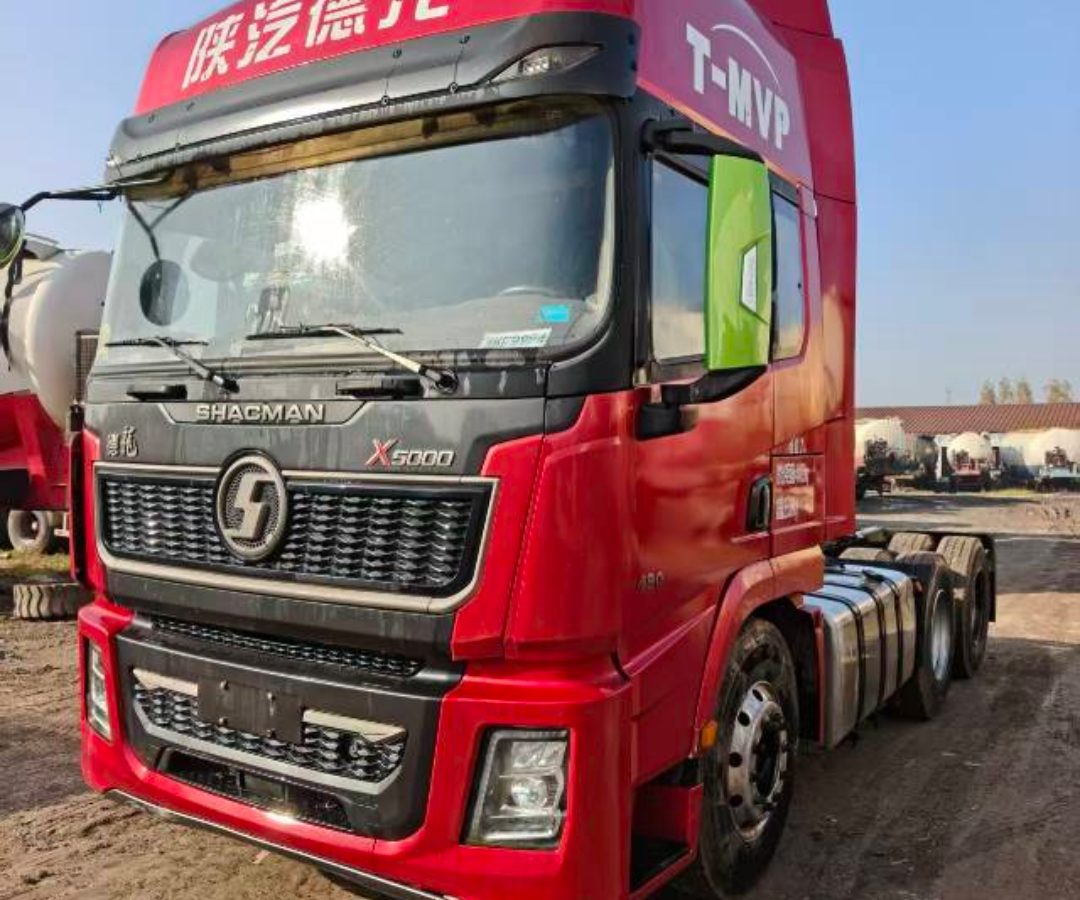 陕汽 德龙X5000 480马力 6×4 牵引车