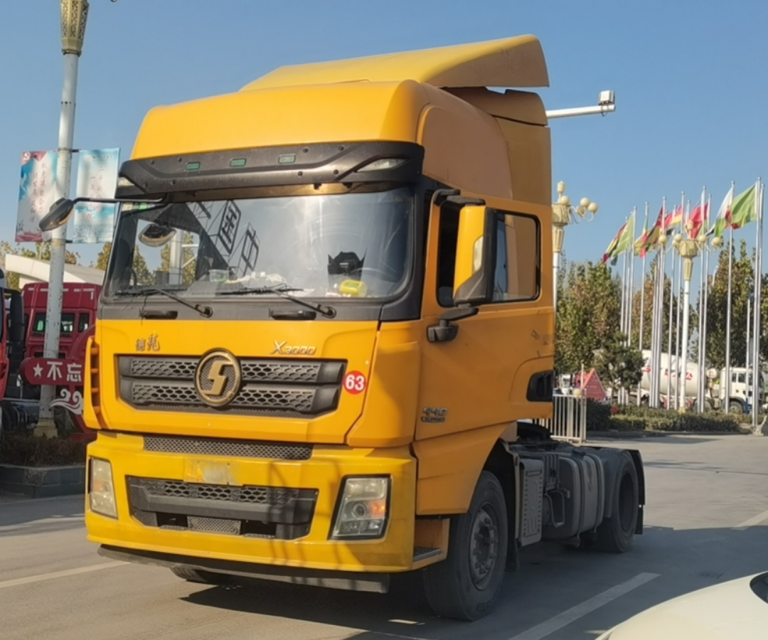 陕汽 德龙X3000 440马力 4×2 牵引车