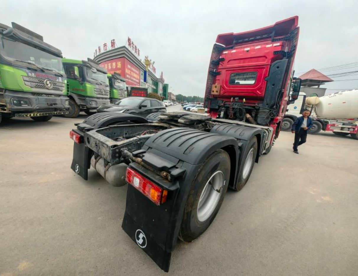 陕汽 德龙X5000 550马力 6×4 牵引车 2