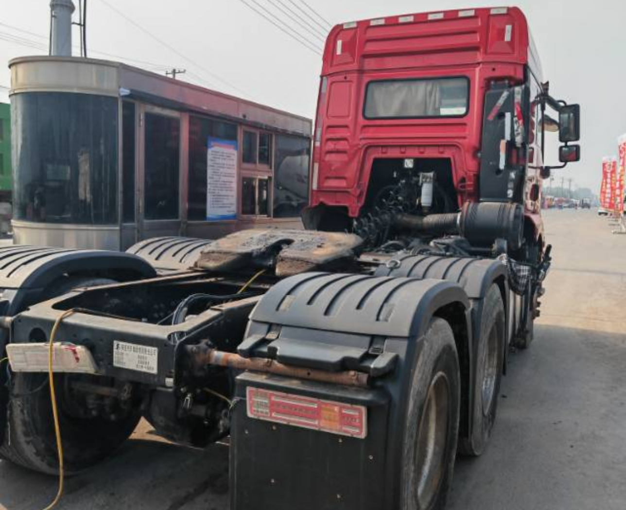 陕汽 德龙新M3000 460马力 6×4 牵引车 2