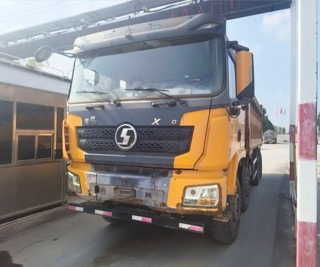 陕汽 德龙X3000 430马力 8×4 自卸车
