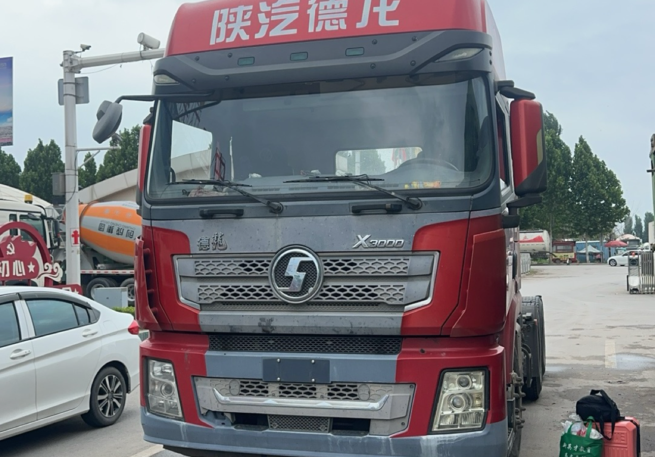 陕汽 德龙X3000 460马力 6×4 牵引车