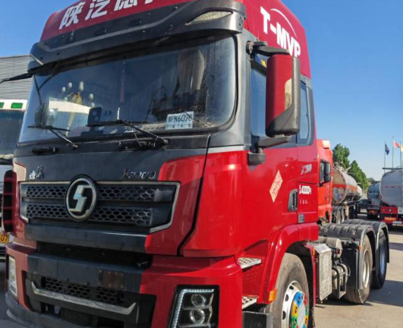 陕汽 德龙X3000 460马力 6×4 牵引车