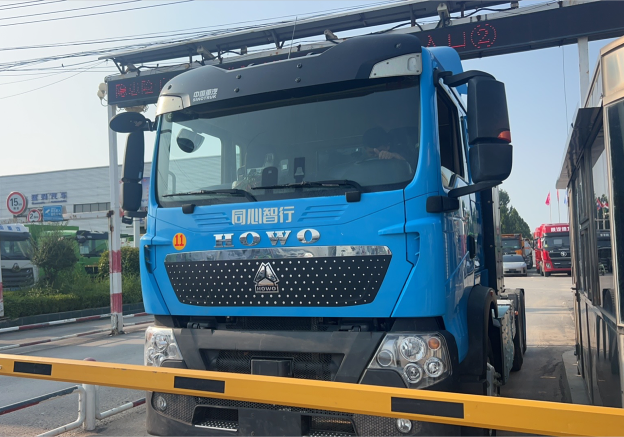 重汽豪沃 HOWO TX7 460马力 6×4 牵引车
