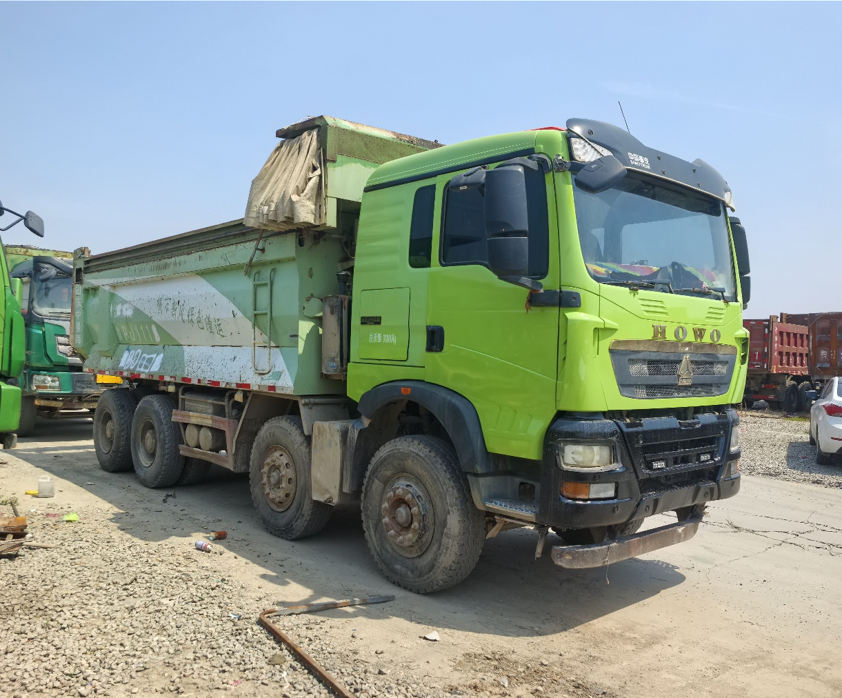 重汽豪沃 HOWO-7 440马力 8×4 自卸车 2