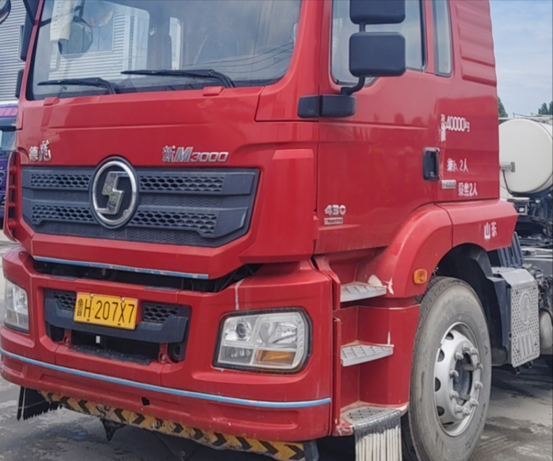 陕汽 德龙新M3000 430马力 6×4 牵引车 2