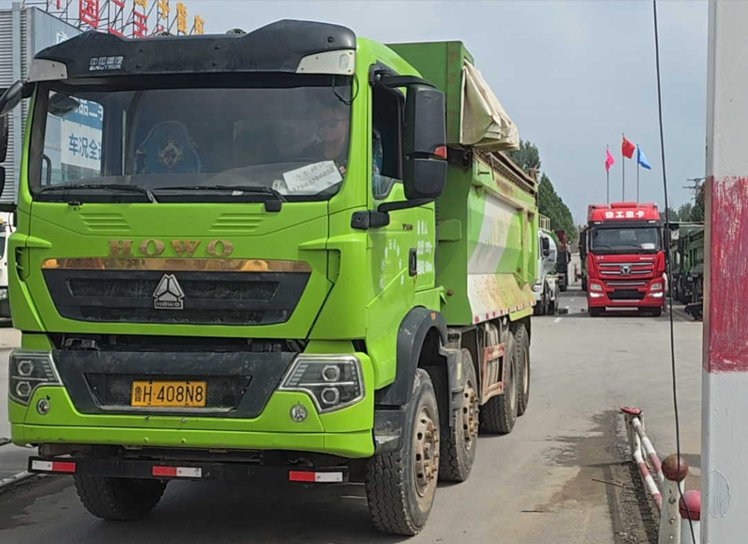 重汽豪沃 HOWO TX 440马力 8×4 自卸车