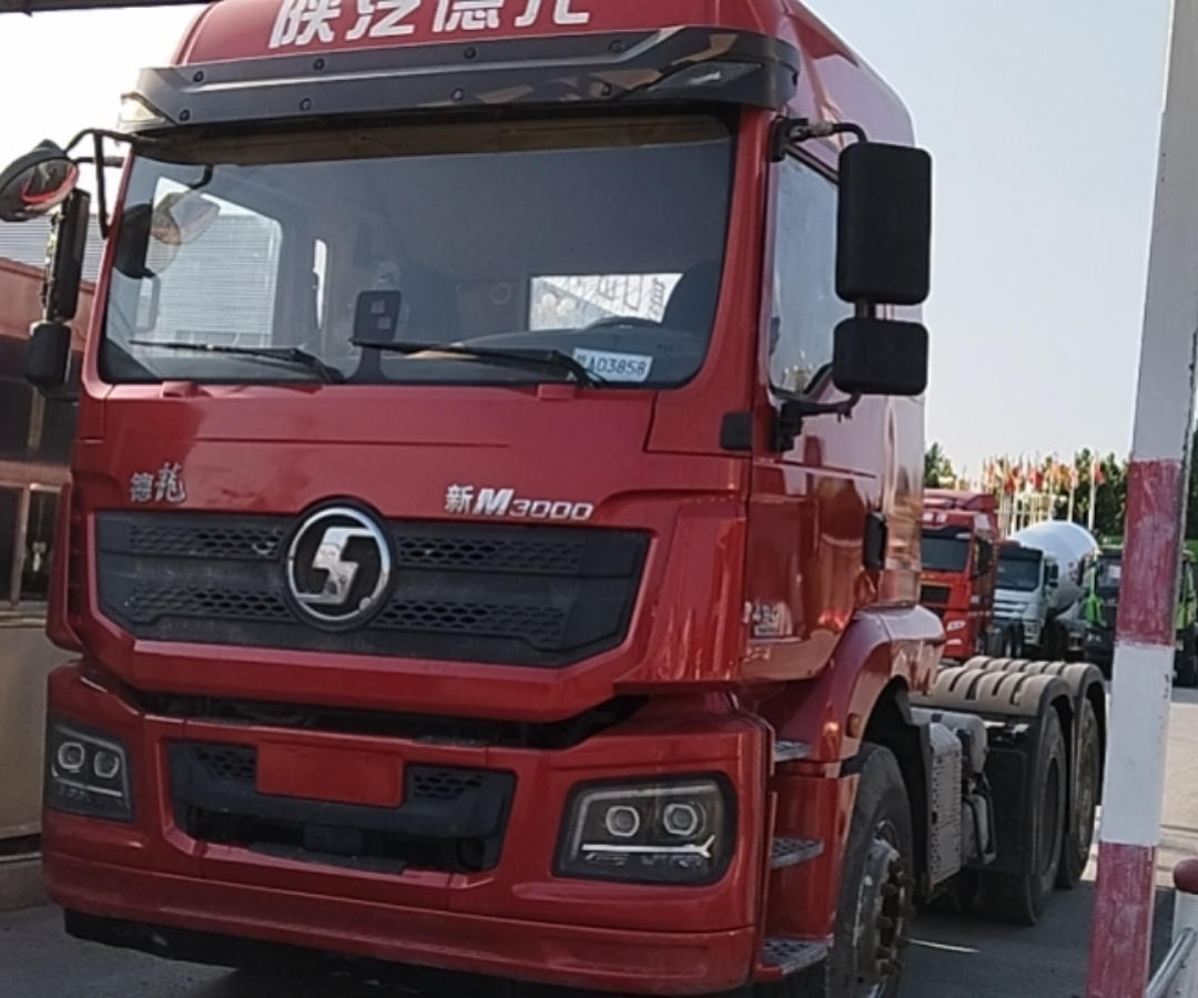 陕汽 德龙M3000 430马力 6×4 牵引车