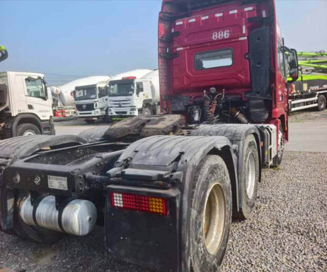 陕汽 德龙X5000 540马力 6×4 牵引车 2