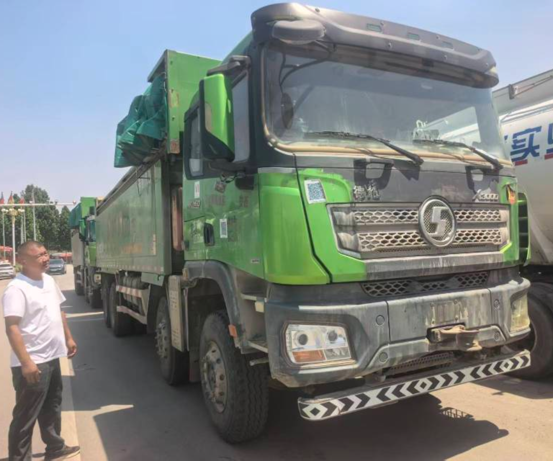 陕汽 德龙X3000 460马力 8×4 自卸车