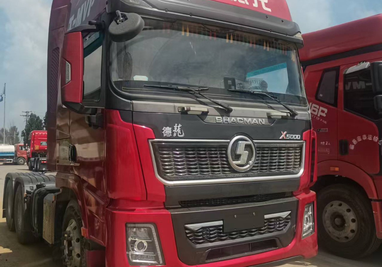陕汽 德龙X5000 550马力 6×4 牵引车