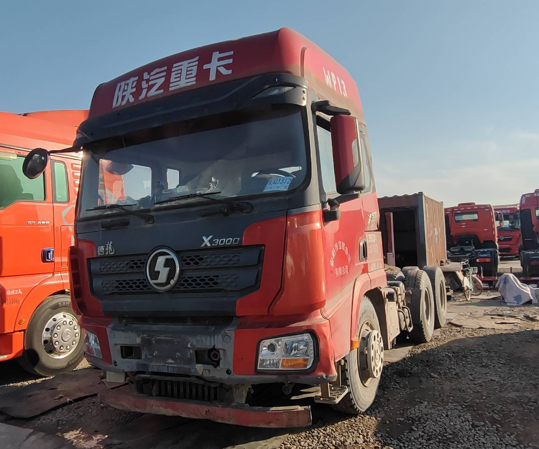 陕汽 德龙X3000 500马力 6×4 牵引车
