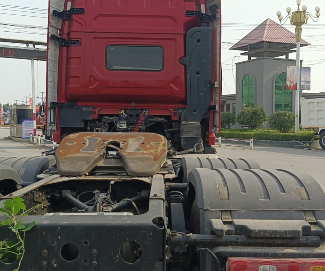 陕汽 德龙X5000 480马力 6×4 牵引车 2