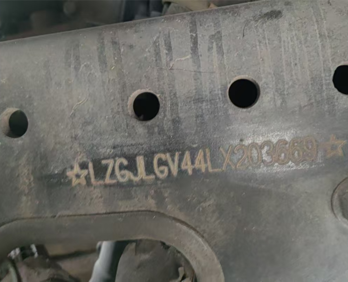 陕汽 德龙新M3000 430马力 6×4 牵引车 3