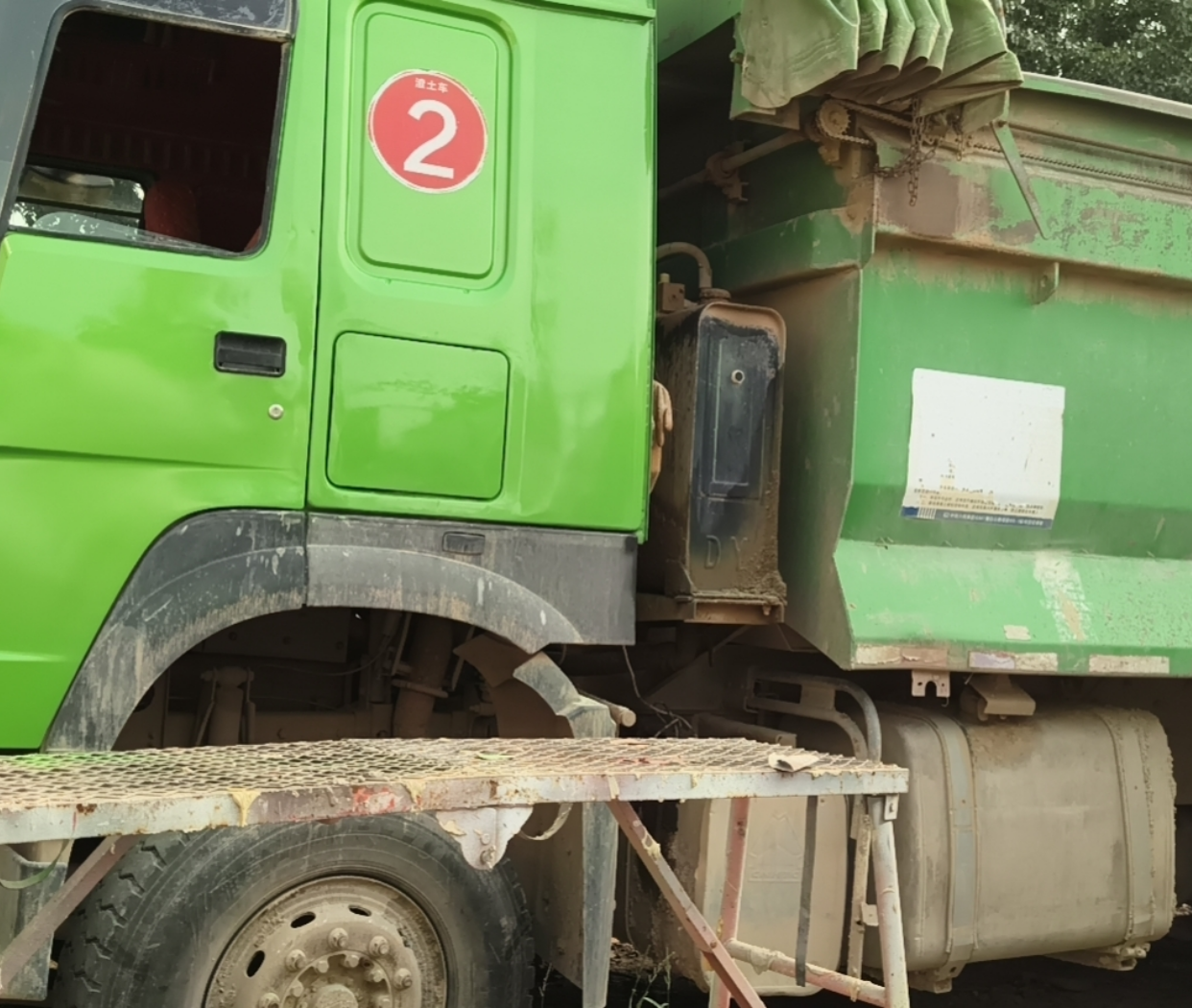 重汽豪沃 HOWO-7 380马力 6×4 自卸车 2