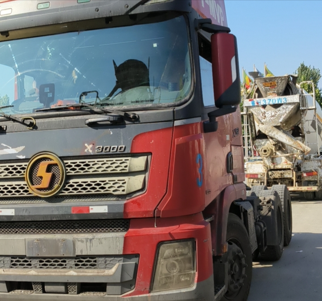 陕汽 德龙X3000 460马力 6×4 牵引车